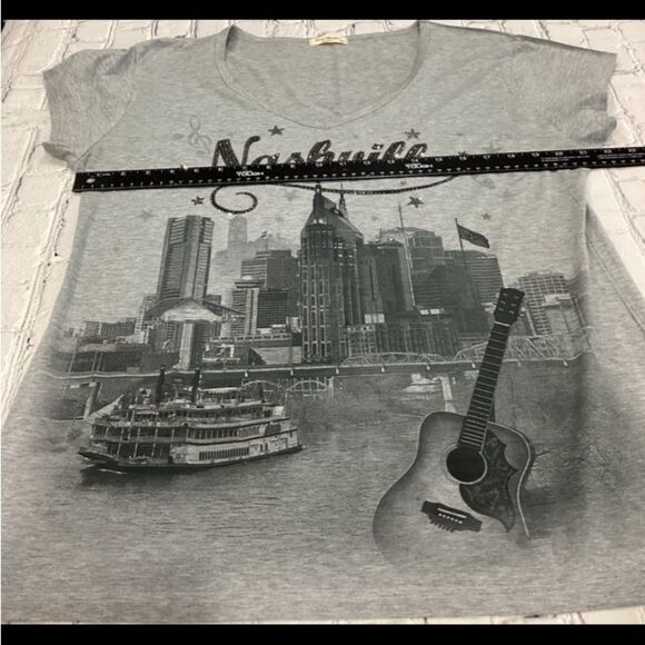 Sweet Gisele T-Shirt Women’s Size XXL Gray Nashville Graphic T-Shirt w Studding - Picture 8 of 8